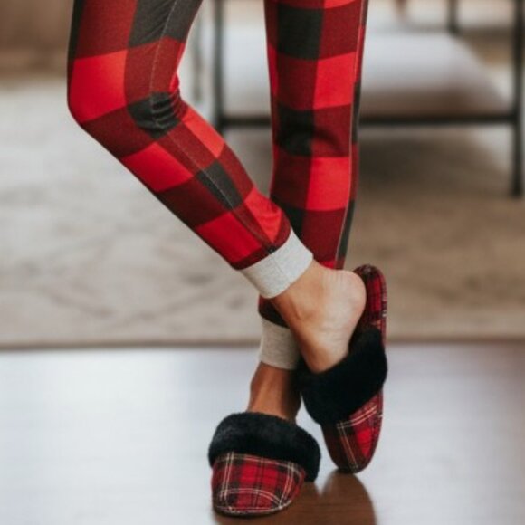 VICTORIAS SECRET Signature Satin Fur Tartan Plaid Slippers L 9 10 Christmas - Picture 1 of 13